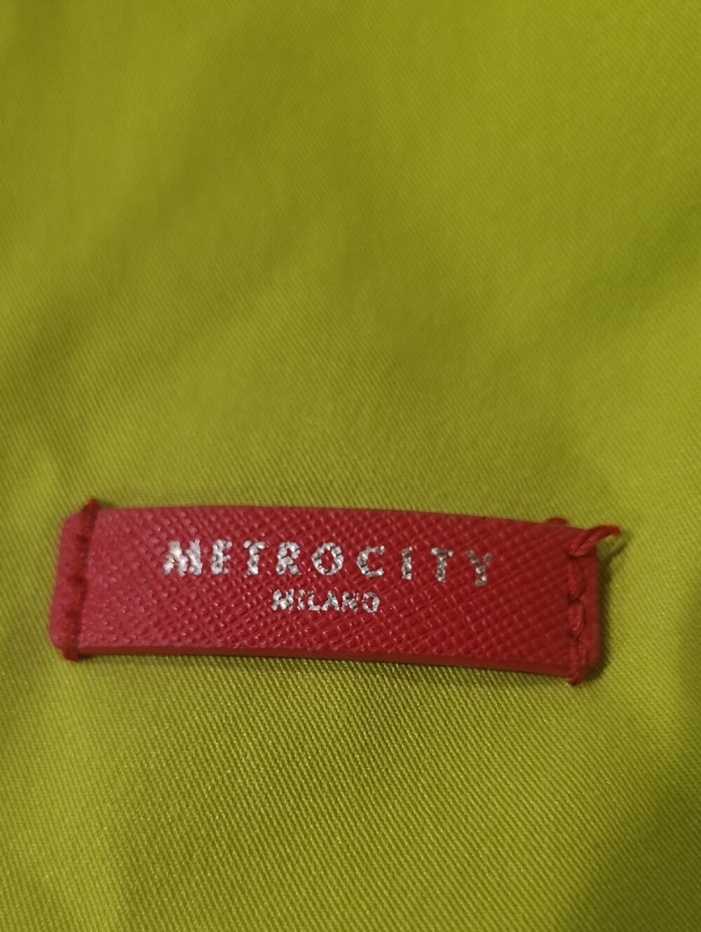 Metrocity Bucket Bag - Picture 2 of 13
